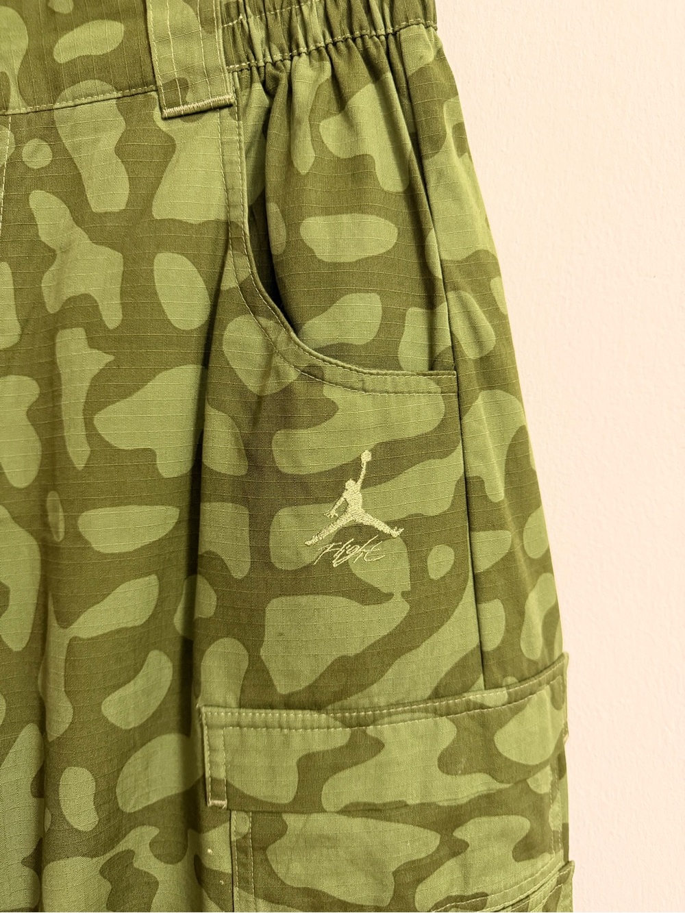 Jordan Brand Green Camo Cargo Pants - Picture 4 of 4